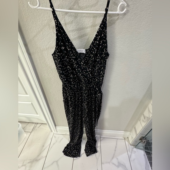 Beautiful jumpsuit for work or can be dressed down as well. - Picture 2 of 3